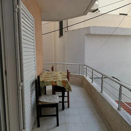 Sea White Sarande